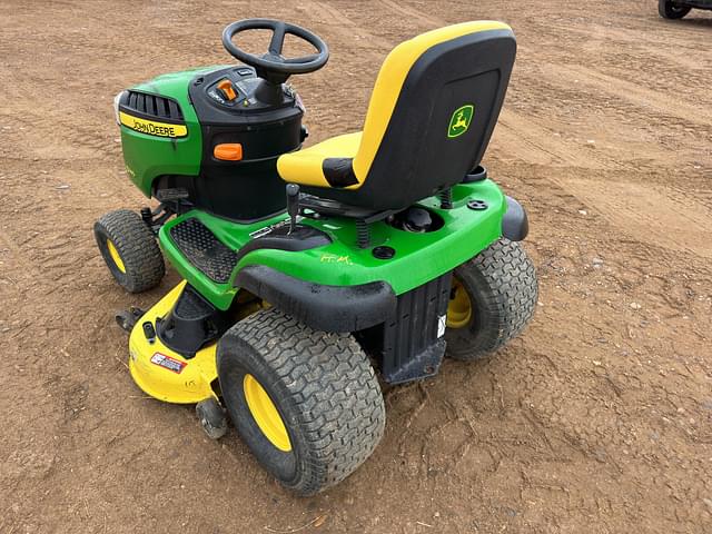 Image of John Deere D140 equipment image 2