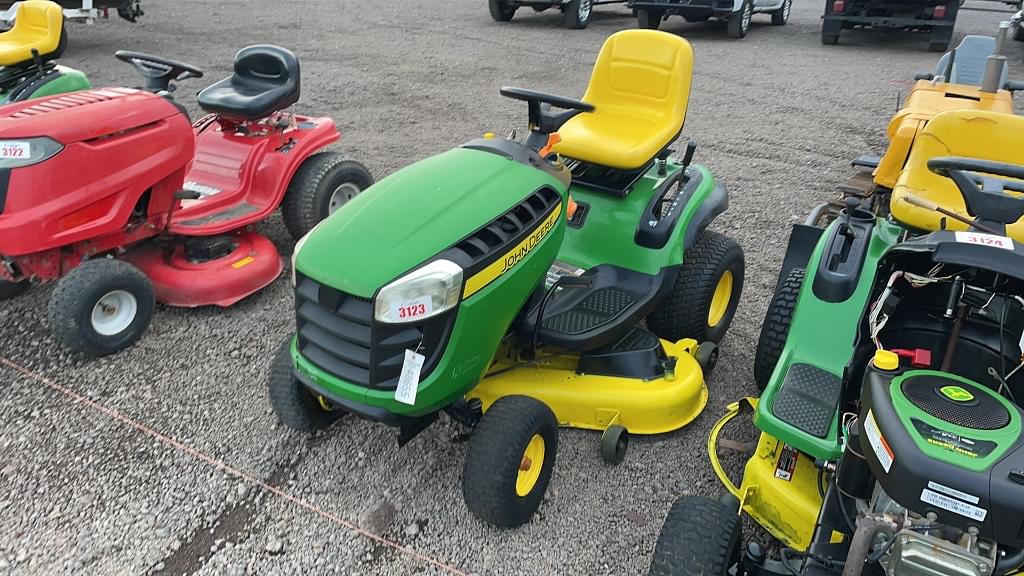 Image of John Deere D140 Primary image