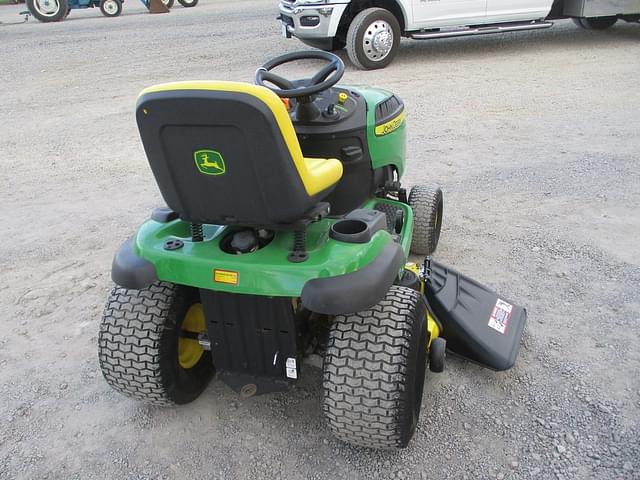 Image of John Deere D140 equipment image 3