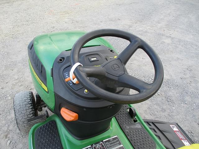 Image of John Deere D140 equipment image 4