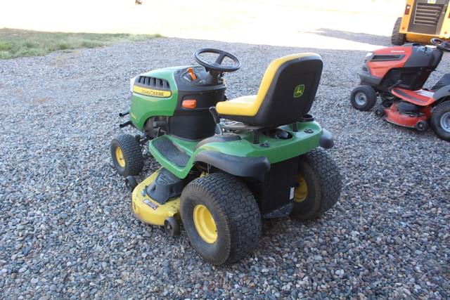 Image of John Deere D140 equipment image 4