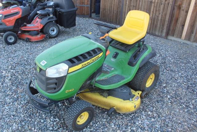 Image of John Deere D140 equipment image 2