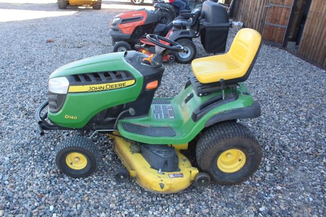 Image of John Deere D140 equipment image 3
