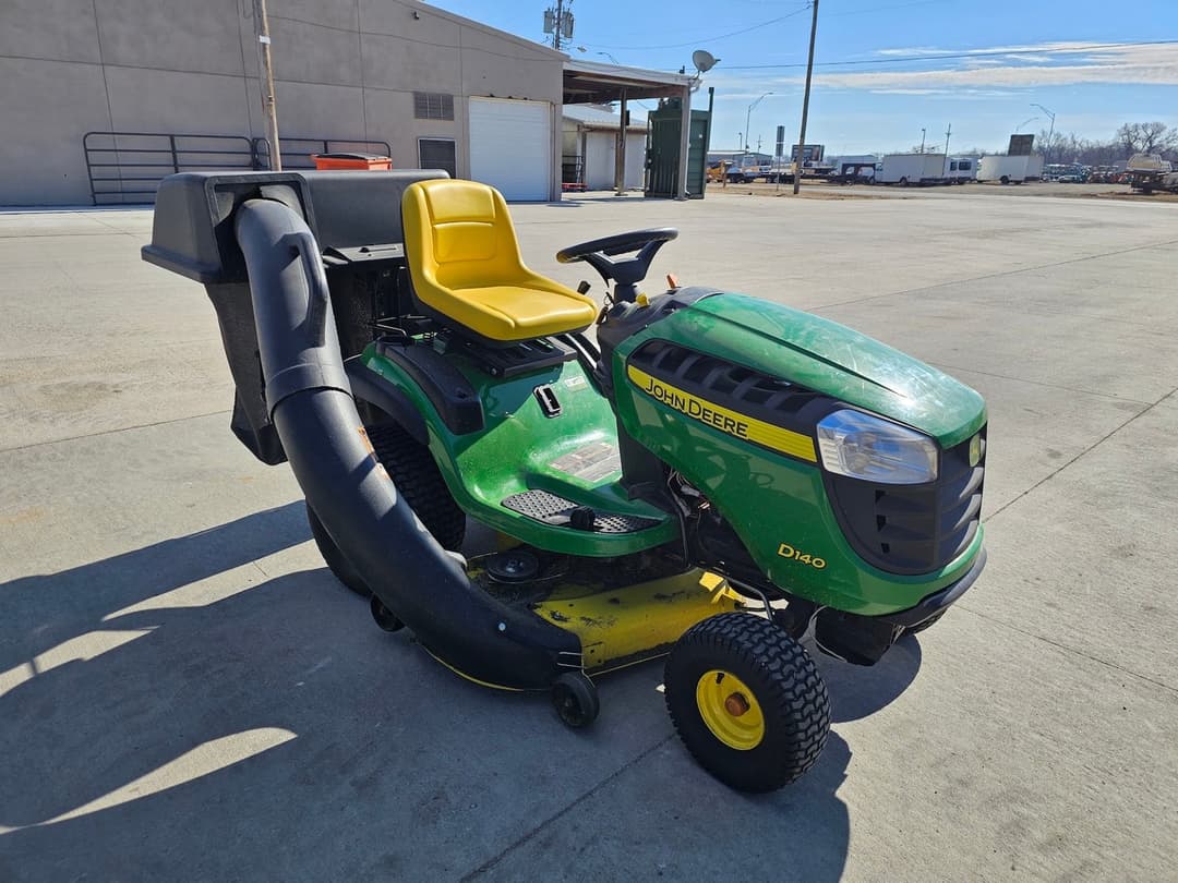 Image of John Deere D140 Primary image