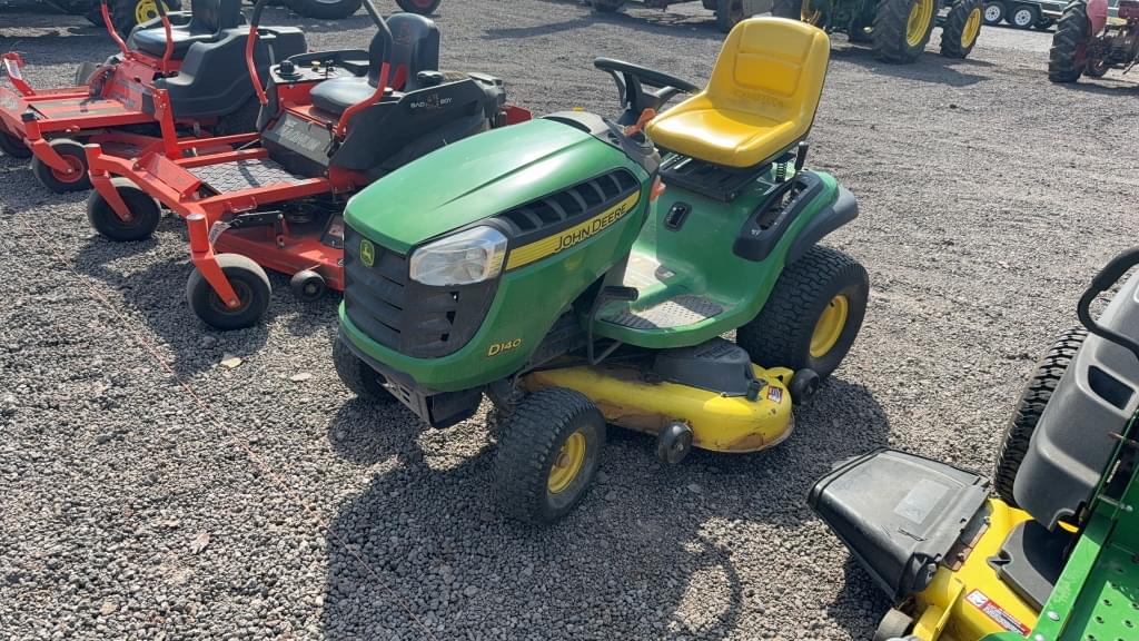 Image of John Deere D140 Primary image
