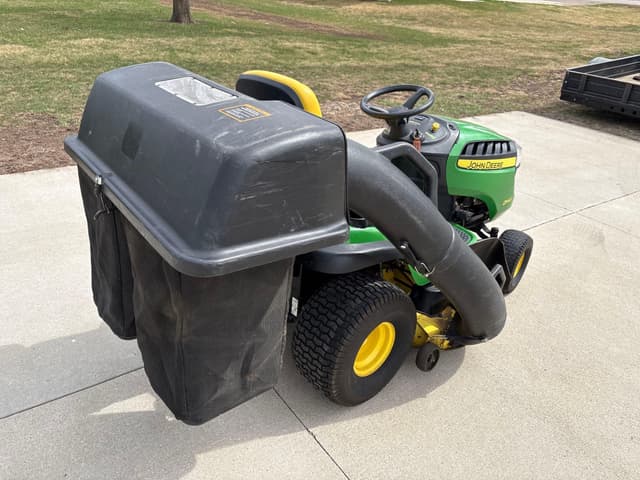 Image of John Deere D140 equipment image 3