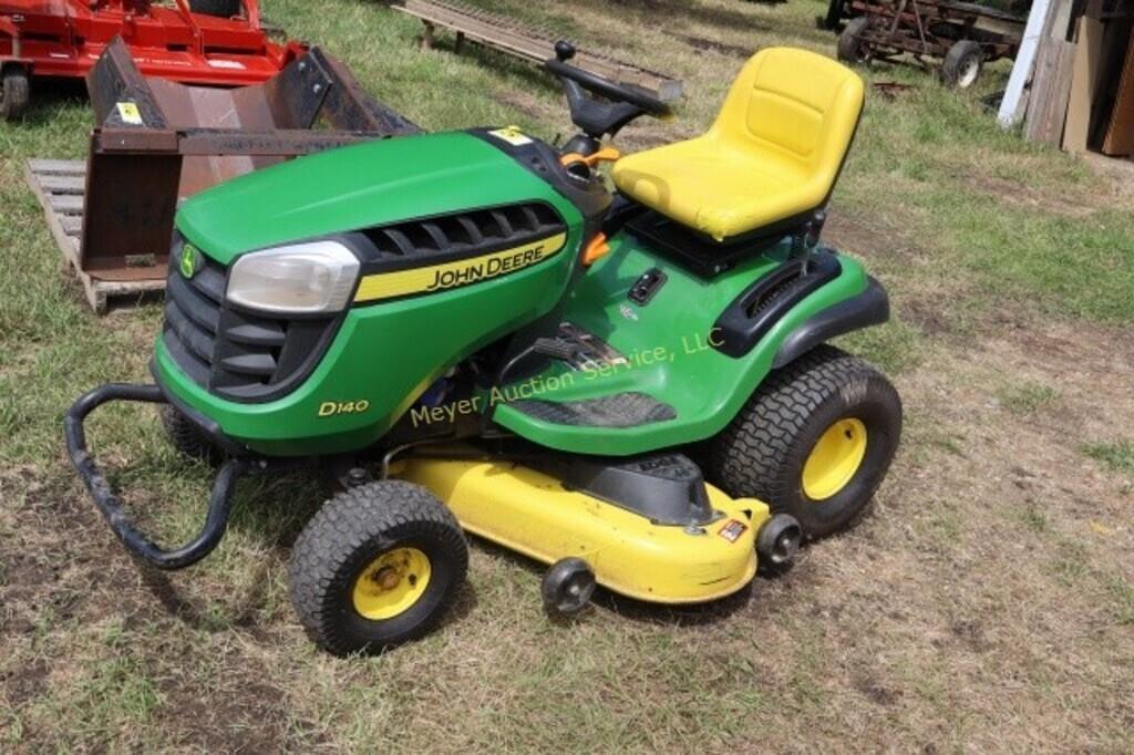 Image of John Deere D140 Primary image