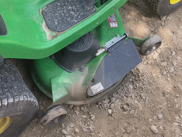Image of John Deere D140 equipment image 4