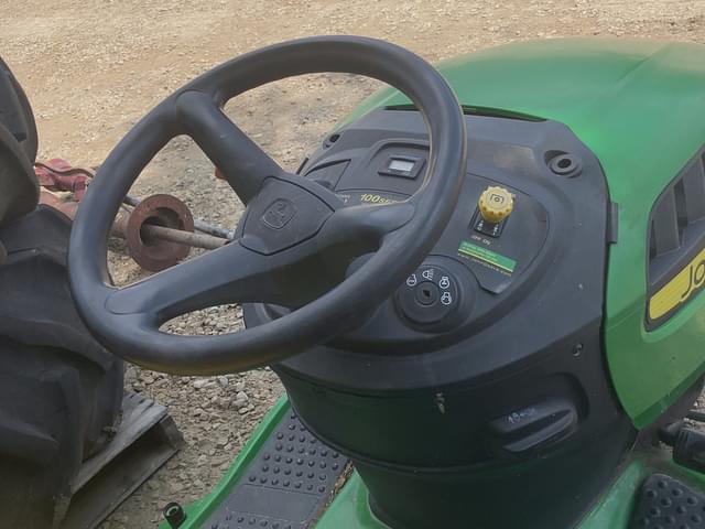 Image of John Deere D140 equipment image 3