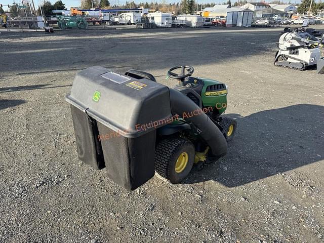 Image of John Deere D140 equipment image 4