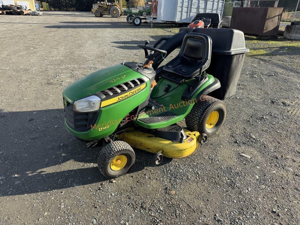 Main image John Deere D140