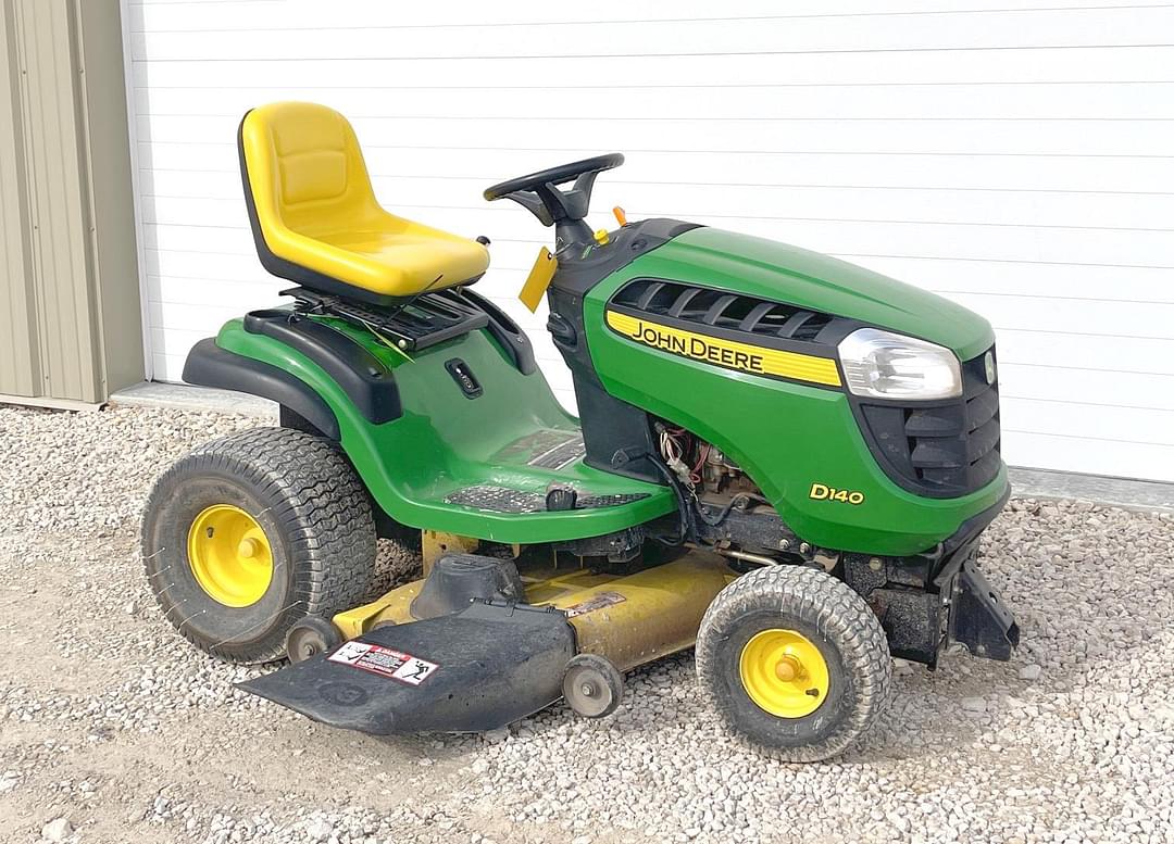 Image of John Deere D140 Primary image