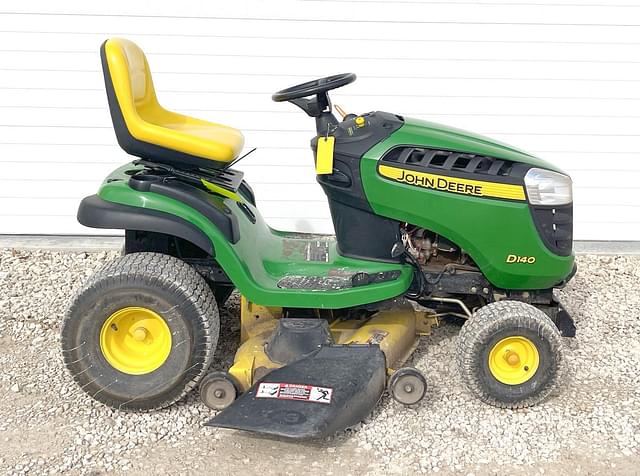 Image of John Deere D140 equipment image 2