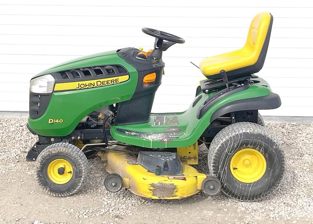 Image of John Deere D140 equipment image 3