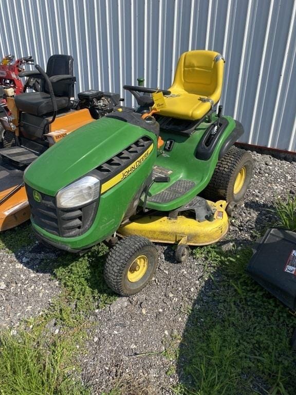 Main image John Deere D140