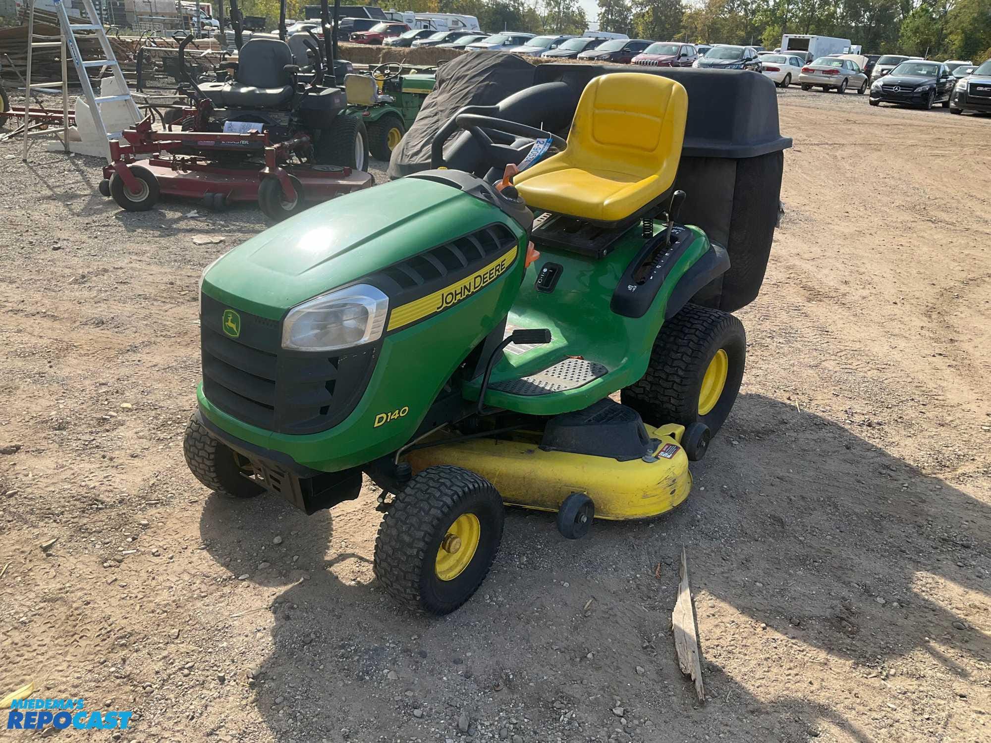 Main image John Deere D140