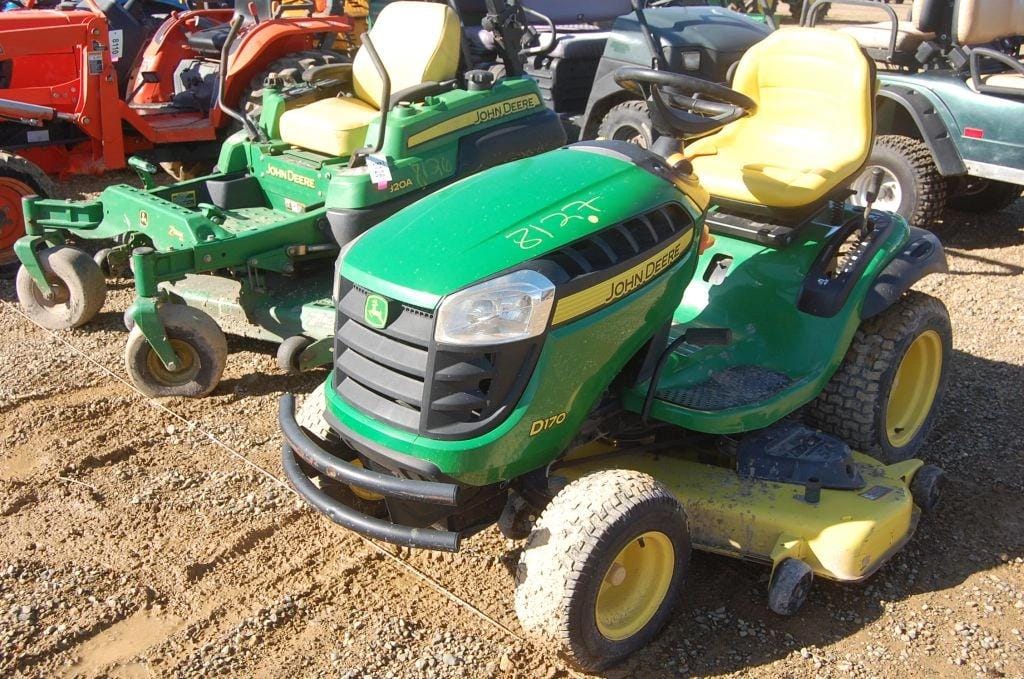 John Deere D170 Equipment Image0