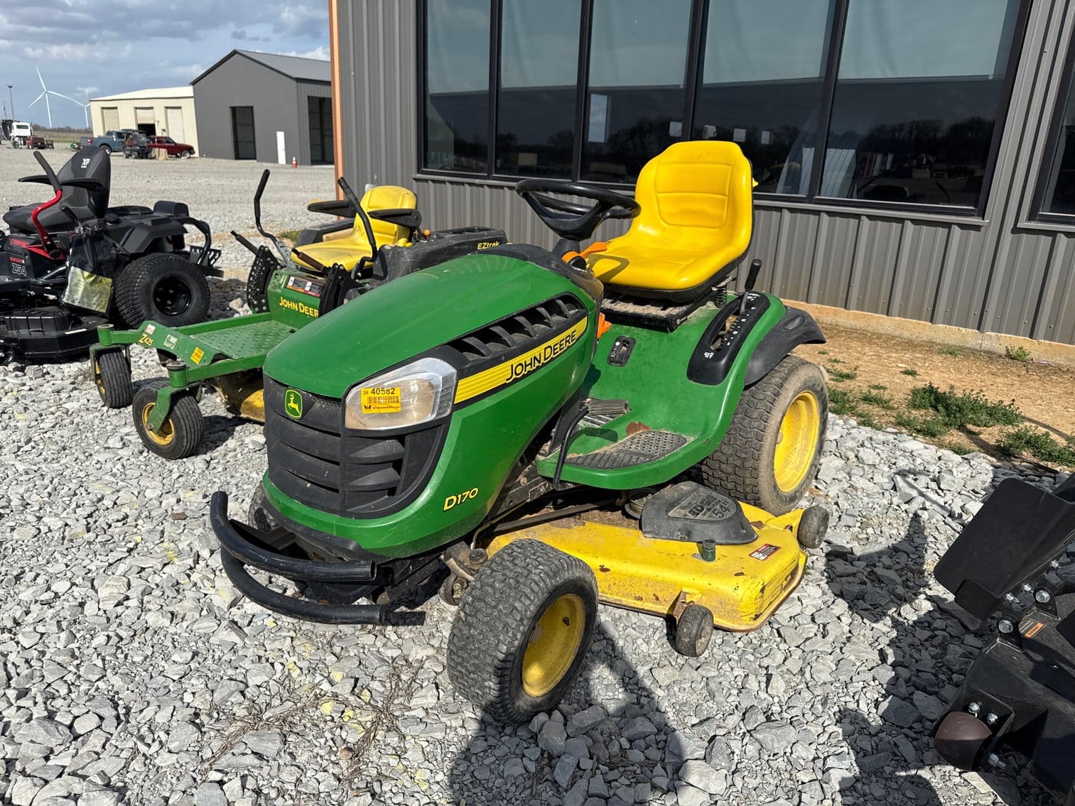 John Deere D170 Equipment Image0