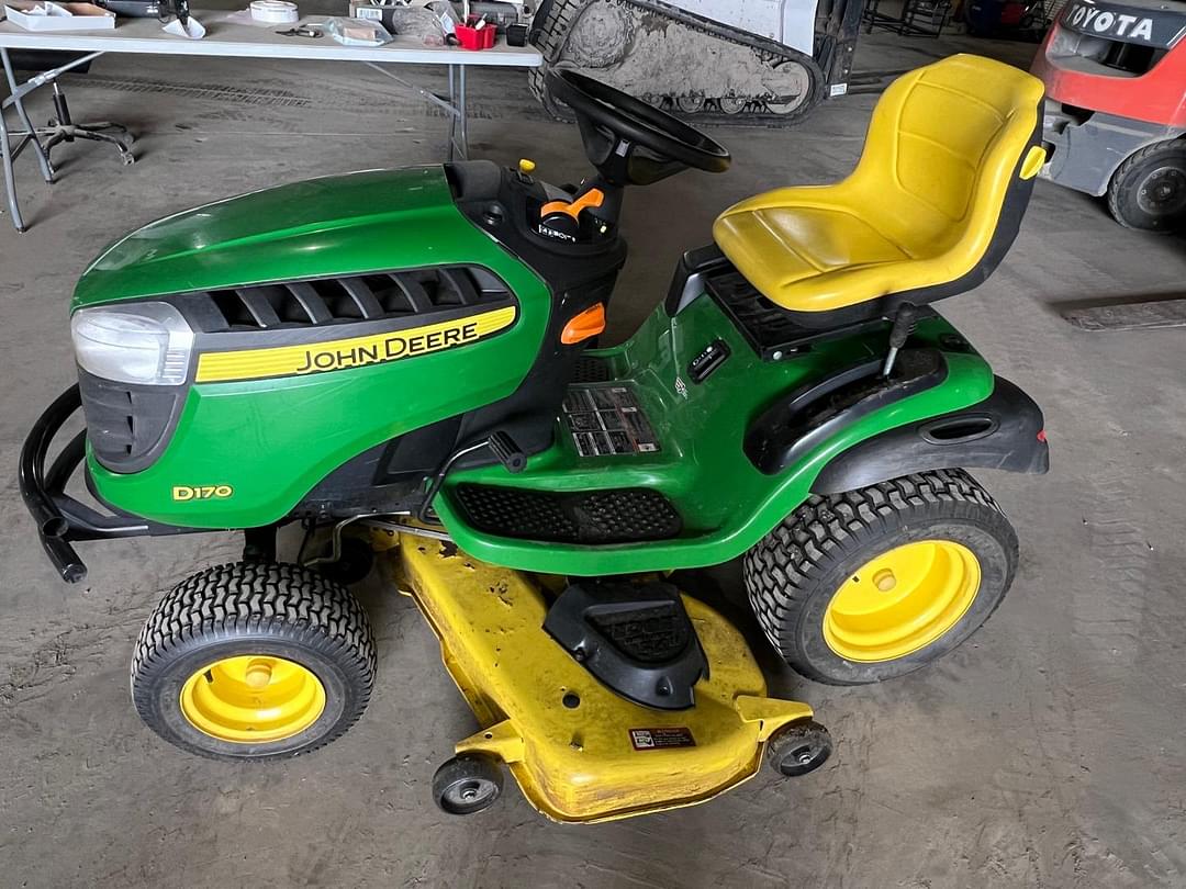 Image of John Deere D170 Primary image