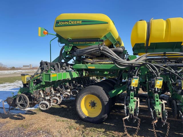 Image of John Deere DB60 equipment image 2