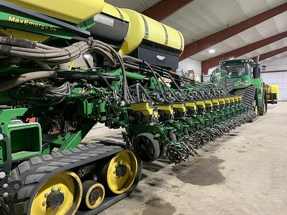 Image of John Deere DB60 equipment image 1