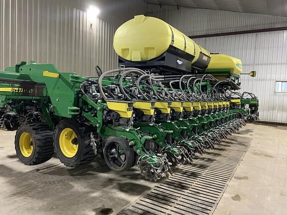 Image of John Deere DB60 equipment image 1