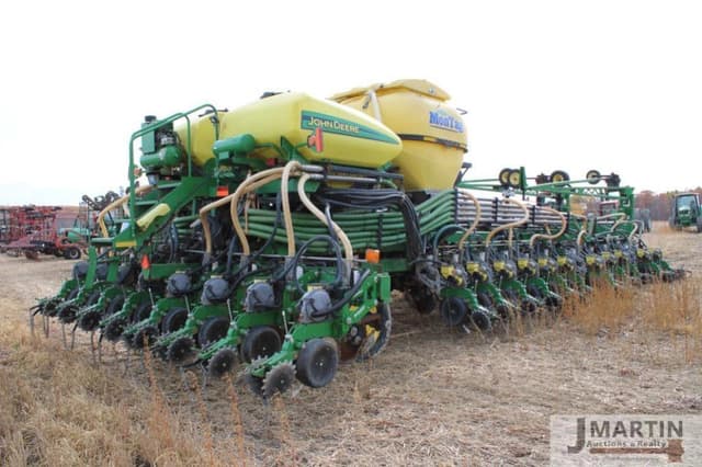 Image of John Deere DB80 equipment image 2