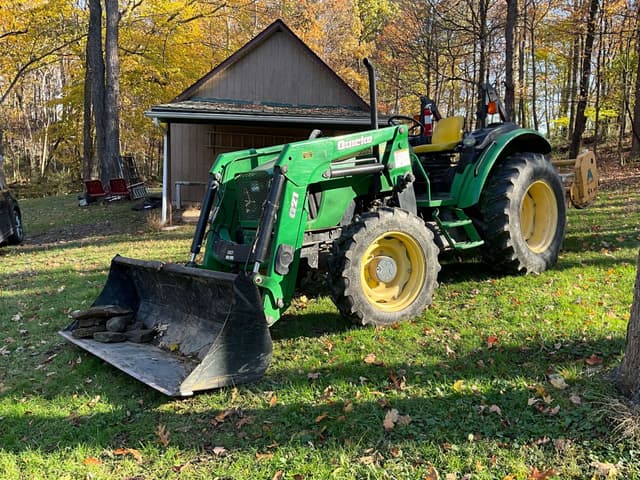 Image of John Deere 5325 equipment image 2