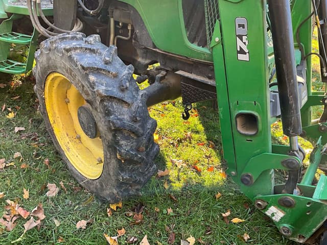 Image of John Deere 5325 equipment image 3