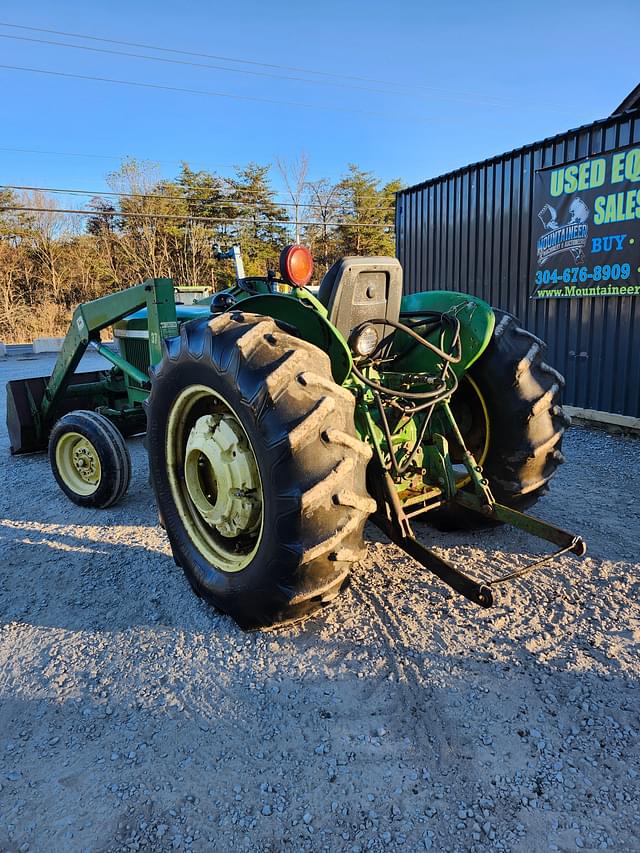 Image of John Deere 830 equipment image 3