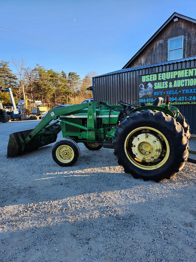 Image of John Deere 830 equipment image 2