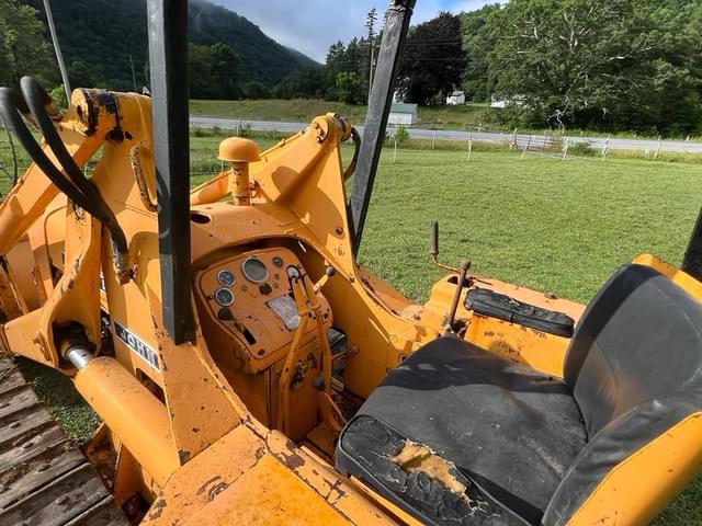 Image of John Deere 810 equipment image 4