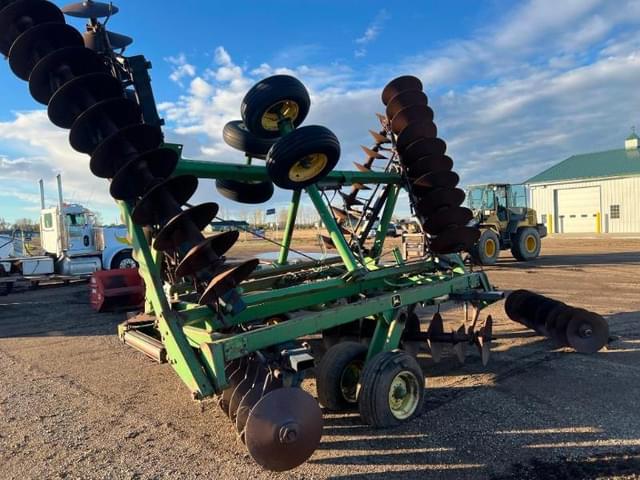 Image of John Deere T0331 equipment image 4