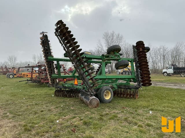 Image of John Deere 637 equipment image 4