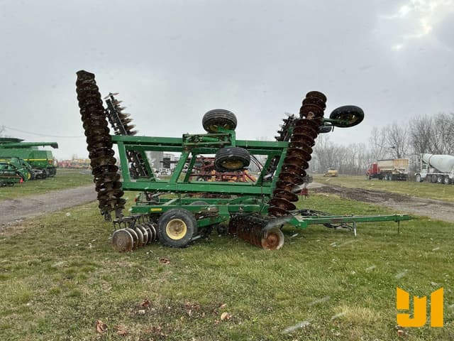 Image of John Deere 637 equipment image 3