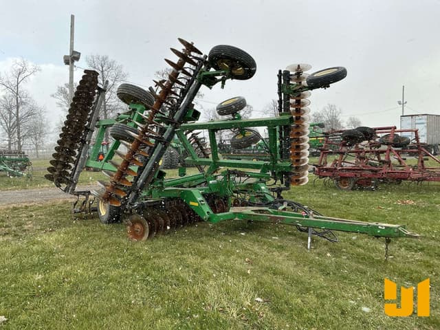 Image of John Deere 637 equipment image 2