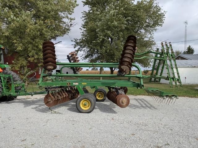Image of John Deere 235 equipment image 2