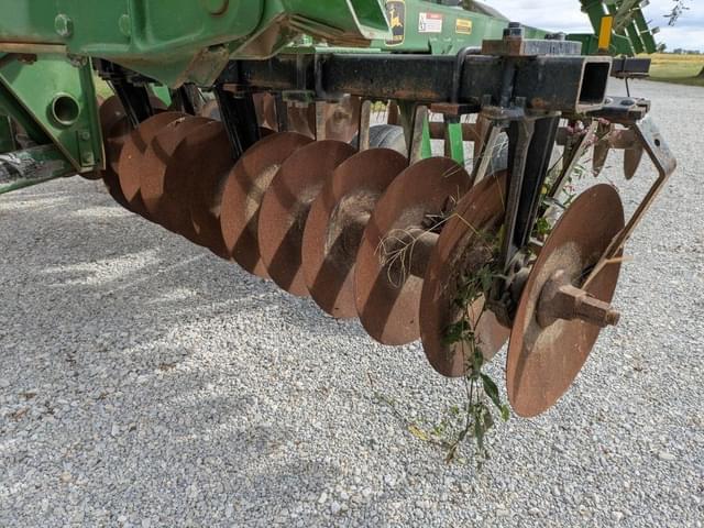 Image of John Deere 235 equipment image 4