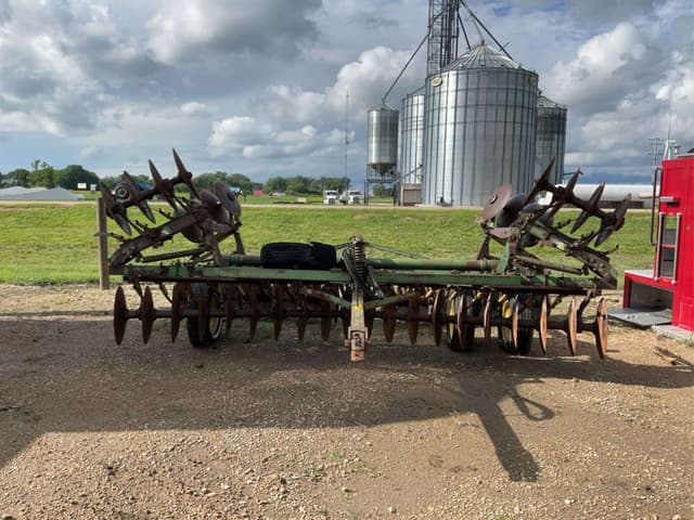 Image of John Deere H1110 equipment image 1