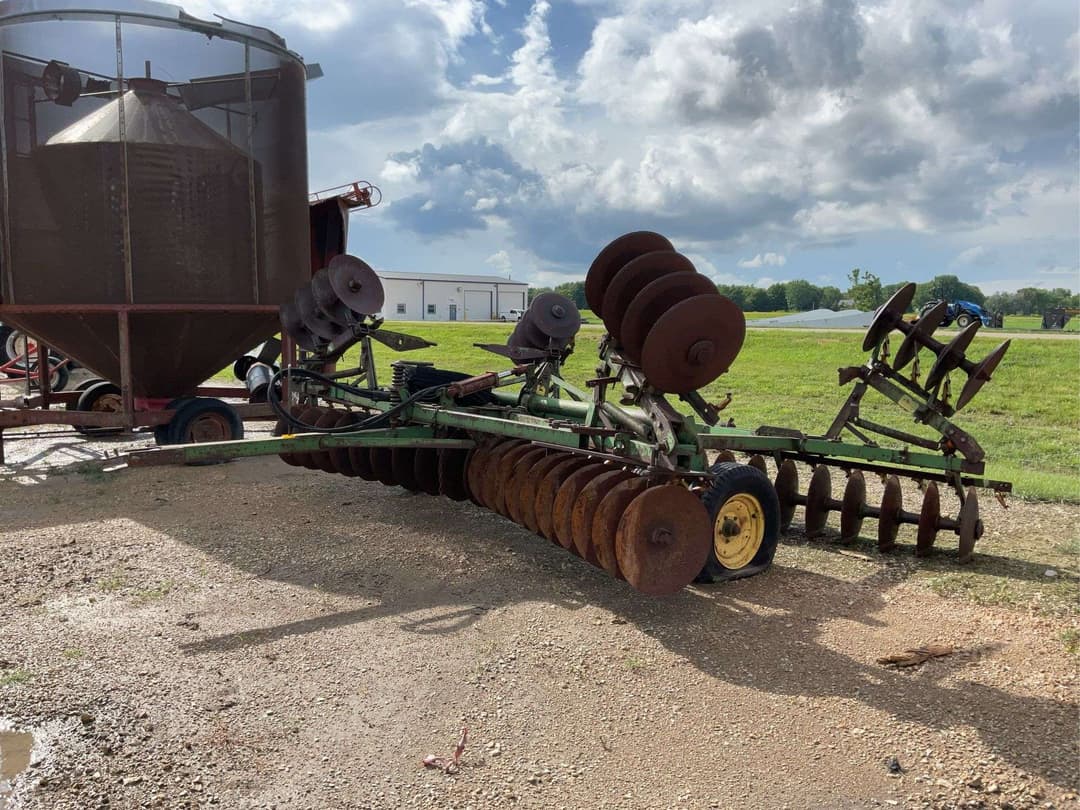 Image of John Deere H1110 Primary image