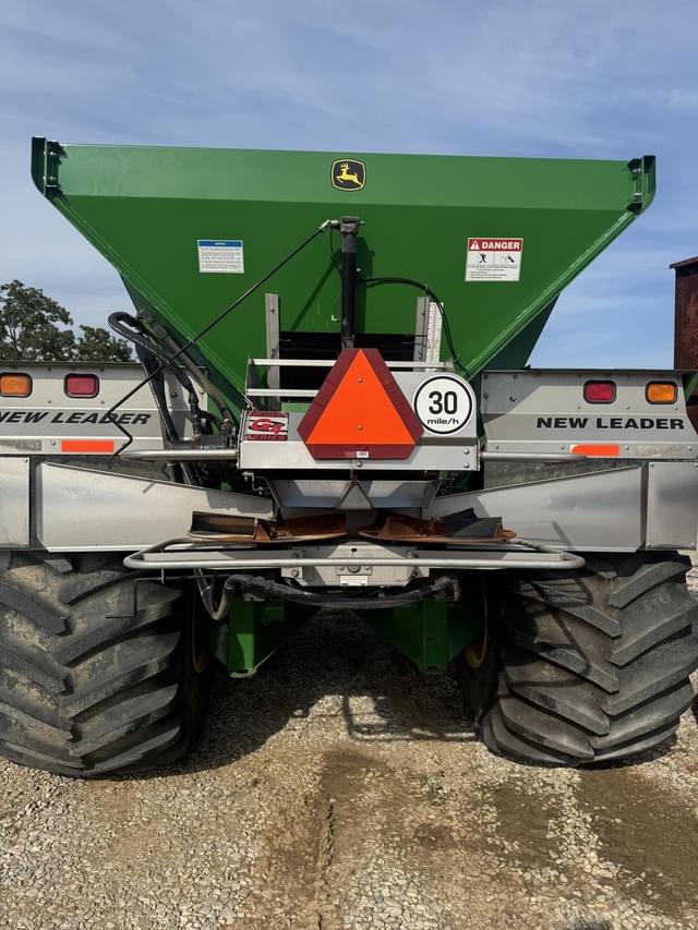 Image of John Deere DN345 equipment image 4