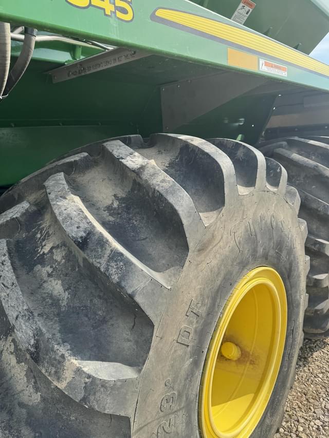 Image of John Deere DN345 equipment image 2