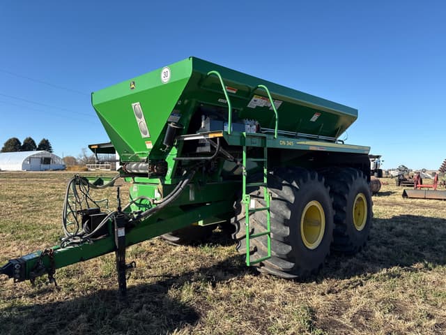 Image of John Deere DN345 equipment image 2