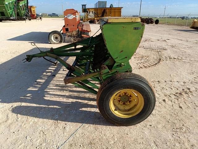 Image of John Deere DR208B equipment image 1