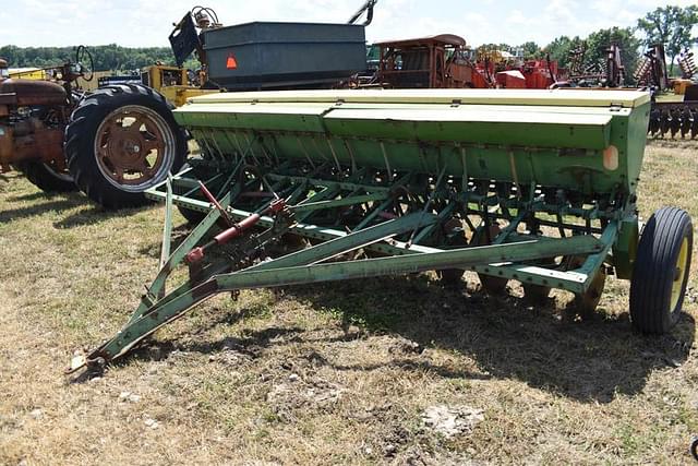 Image of John Deere B246B equipment image 2