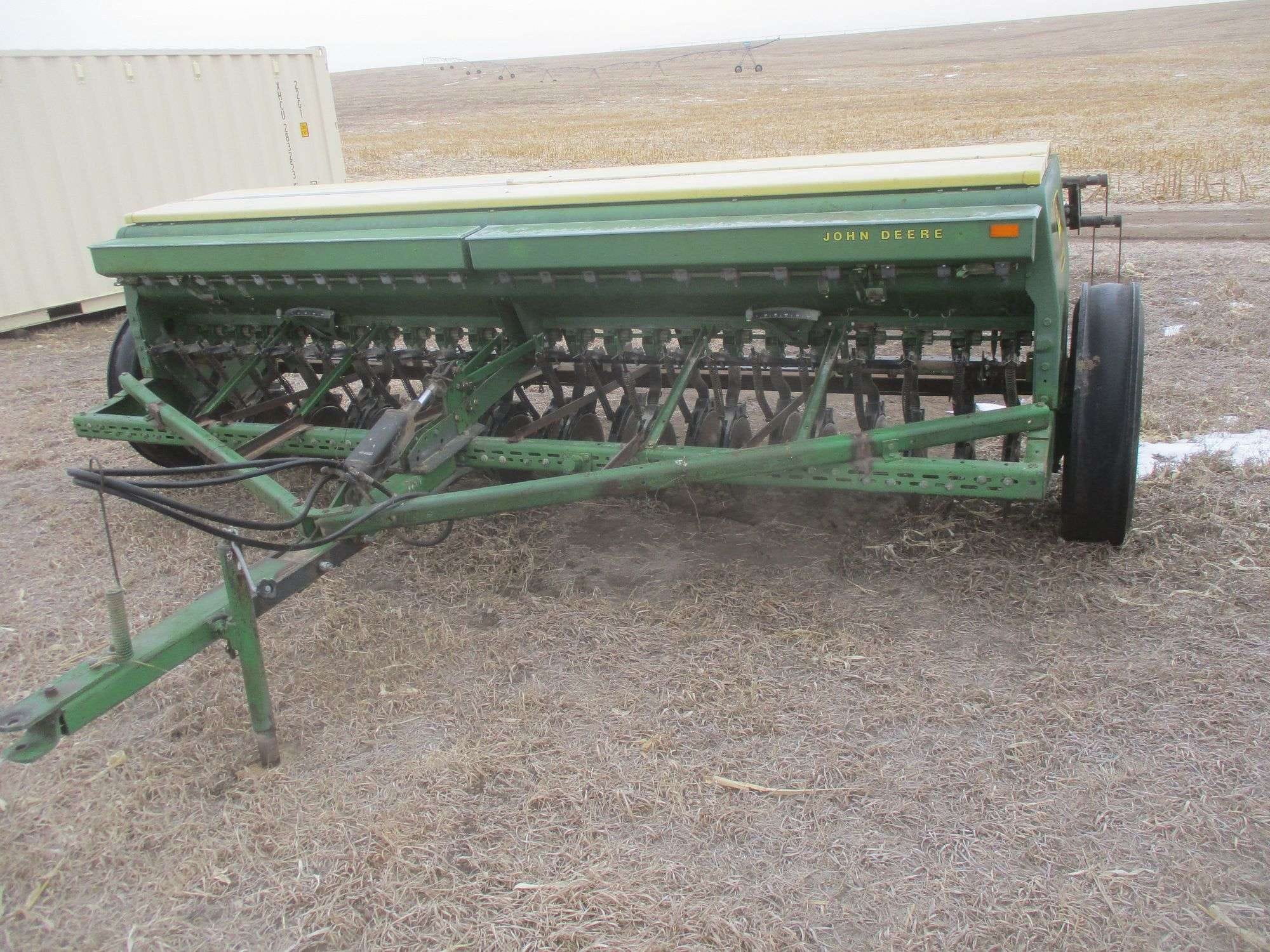 John Deere 8300 Equipment Image0