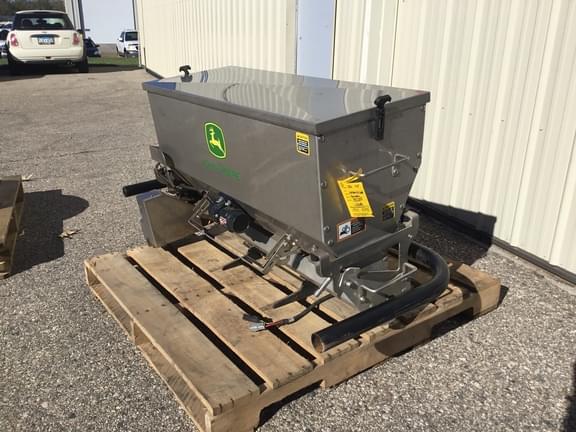 Image of John Deere TerrainCut Drop Spreader equipment image 2