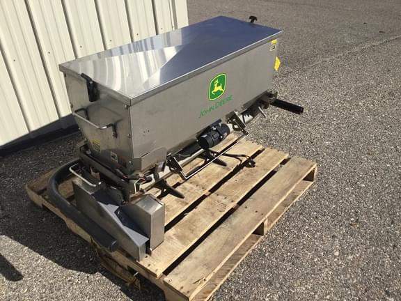 Image of John Deere TerrainCut Drop Spreader Primary image