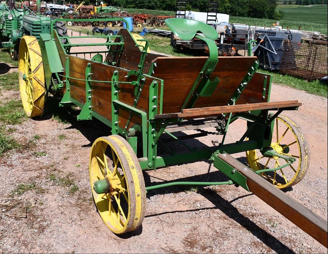 Image of John Deere E Primary image