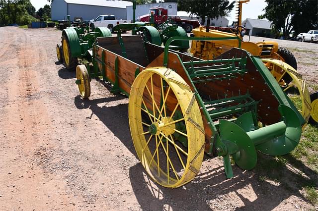 Image of John Deere E equipment image 2